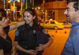 Xinjiang'ın Güzel Polisi