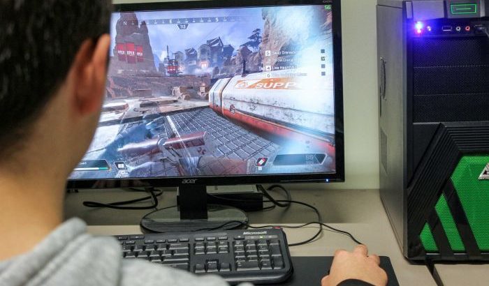Çin'de çocuklara gece bilgisayar oynama yasağı!